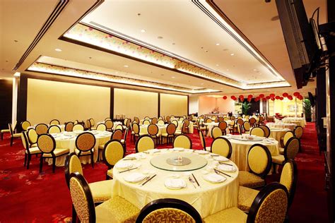 Passion at Maxims Hotel: Authentic Cantonese favorites.